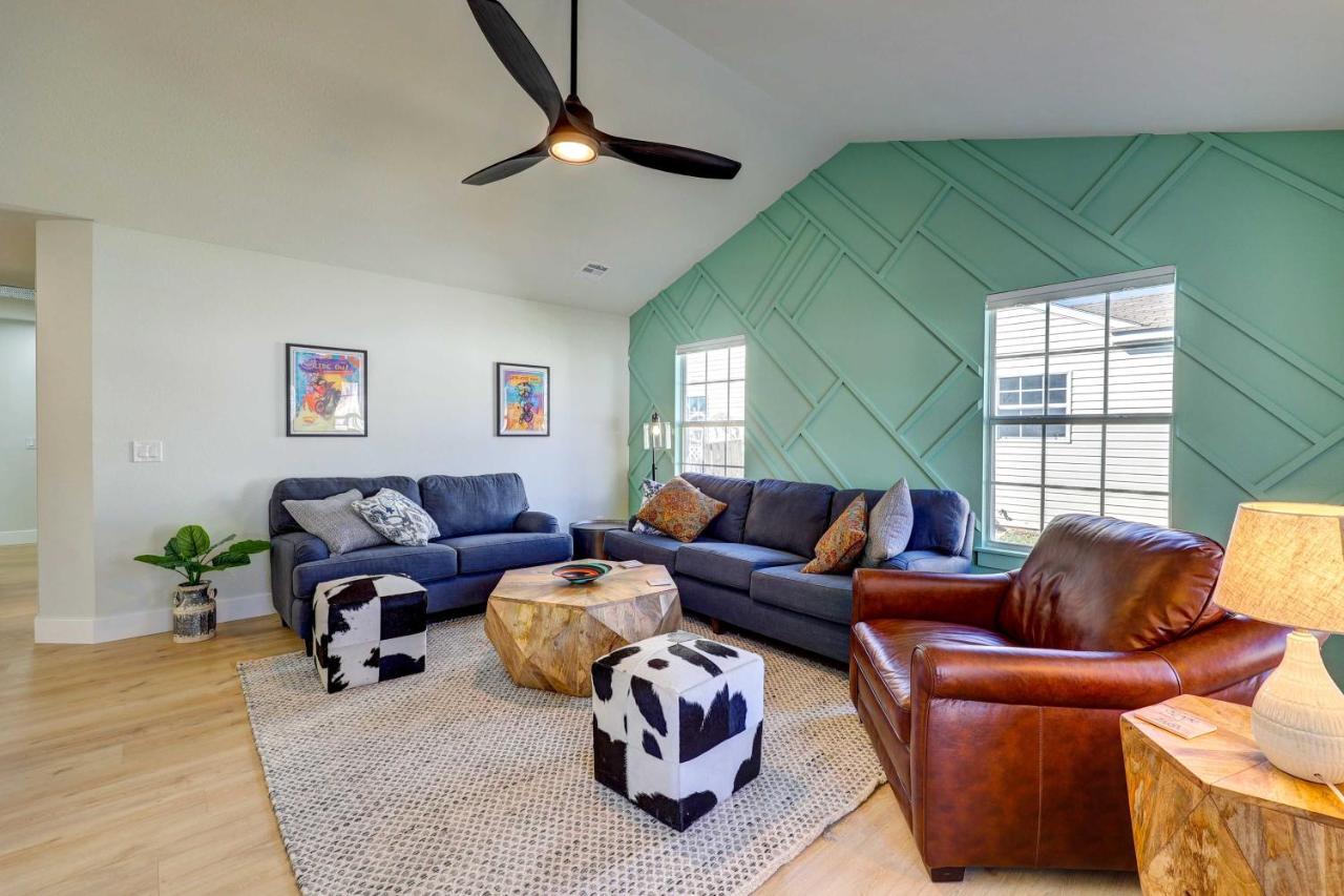 Chic Bentonville Home With Patio And Fire Pit! 외부 사진
