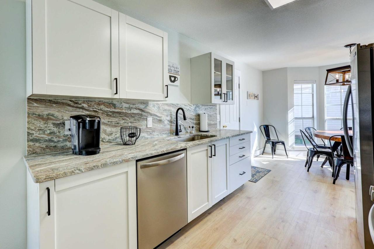 Chic Bentonville Home With Patio And Fire Pit! 외부 사진